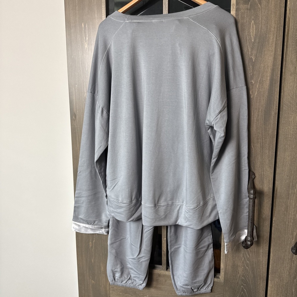 PJ Harlow Matching pajama Set Izzy Top Blair Pants Satin Trim Pockets Sleepwear - Picture 2 of 16